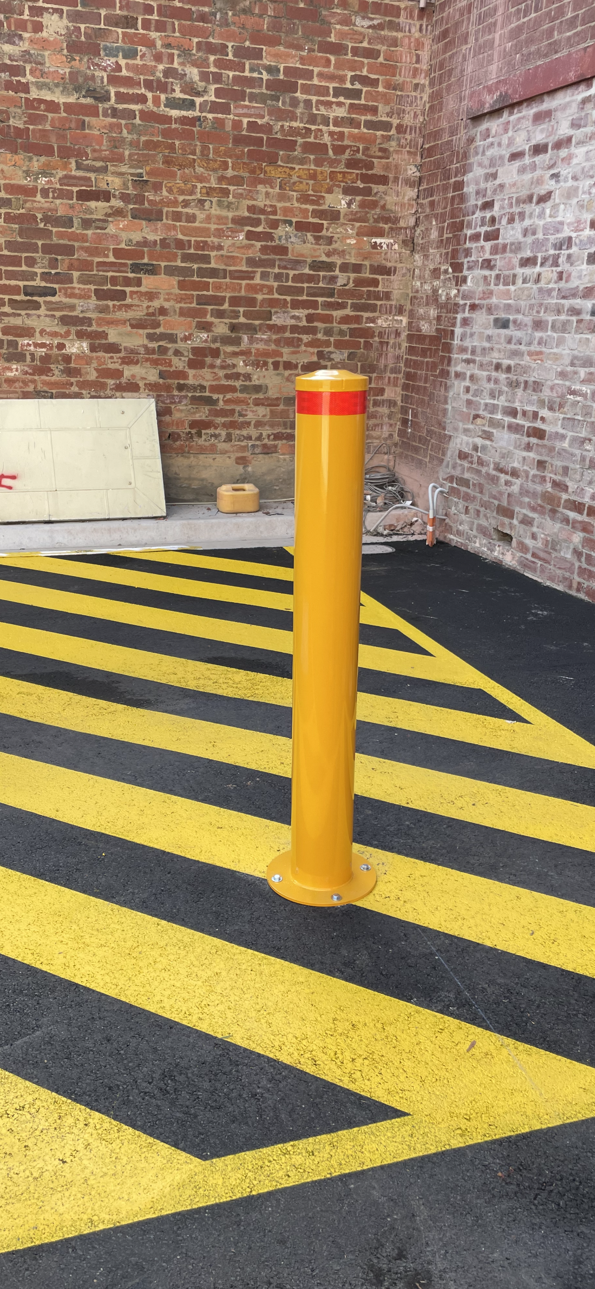 165mm Heavy-Duty Surface Mount Bollard – 1300mm Yellow Steel Bollard