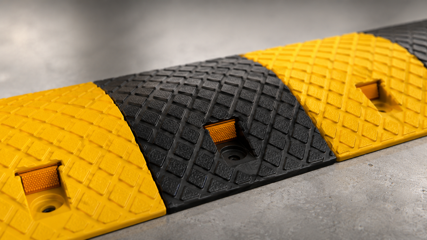 250mm Heavy Duty Plastic Speed Hump Middle Section – 50mm High