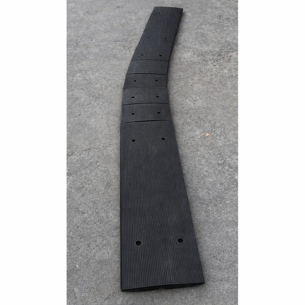 Rubber Driveway Gutter Ramp – Black Angle Section, 250mm Length, 15T Capacity