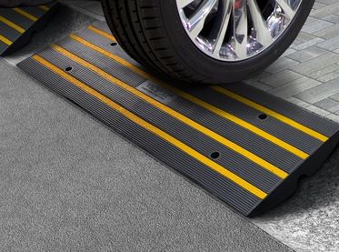 Driveway Kerb Ramp Rubber 1.2m Section