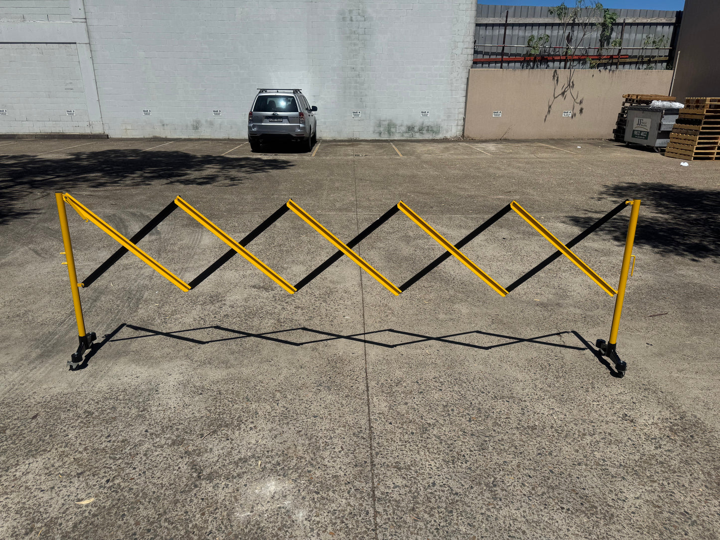 3m Expandable Safety Barrier – Durable Steel, High-Visibility Black & Yellow