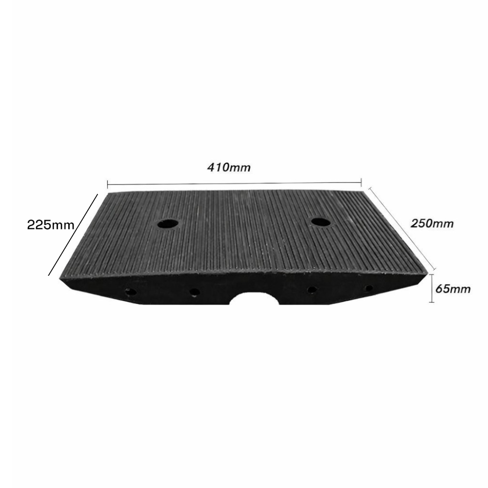 Rubber Driveway Gutter Ramp – Black Angle Section, 250mm Length, 15T Capacity